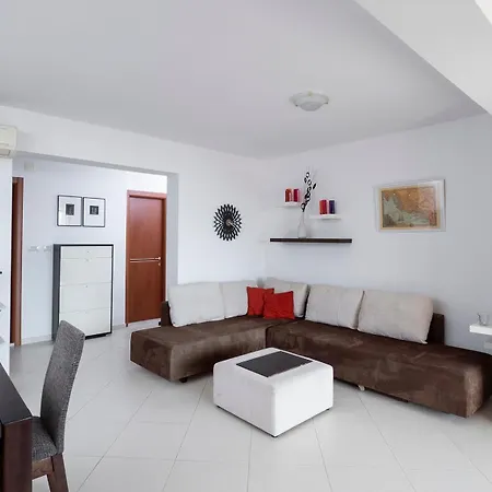 Apartman Carlo Apartment *