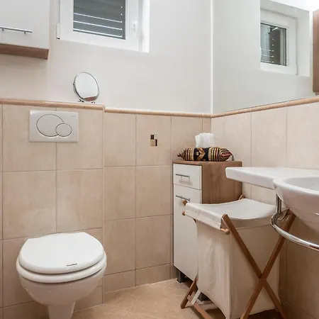 Apartman Carlo Apartment *